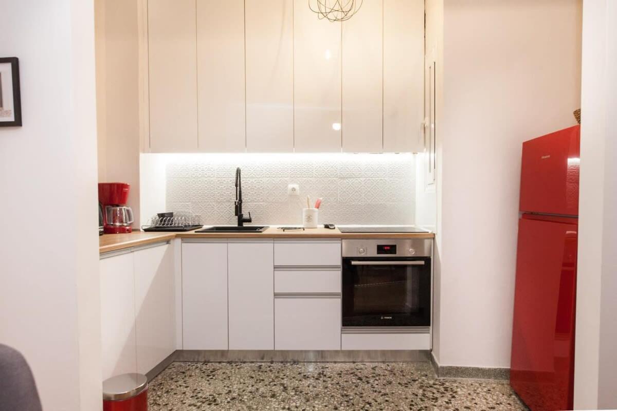 Contemporary Stylish Apartment Located Near Metaxourgeio Area 아테네 외부 사진