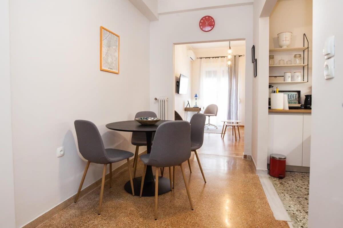 Contemporary Stylish Apartment Located Near Metaxourgeio Area 아테네 외부 사진