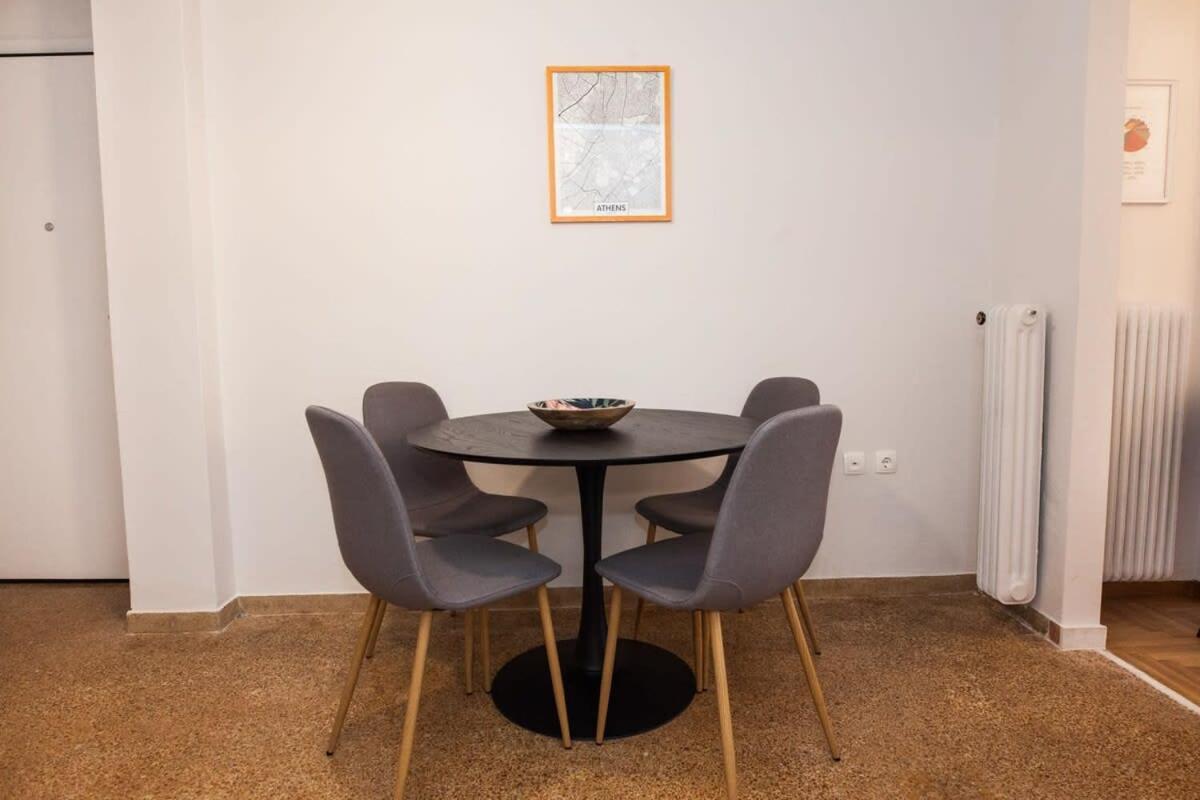 Contemporary Stylish Apartment Located Near Metaxourgeio Area 아테네 외부 사진